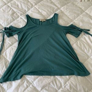 Anthropologie cold shoulder flowy tee shirt
